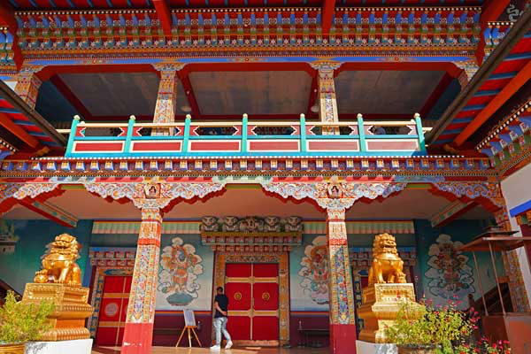 temple bouddhiste Paldenshangpa, mille bouddhas, temple tibétain, bouddhisme, bourgogne, morvan, la boulaye, visite culture, blog culture, découverte